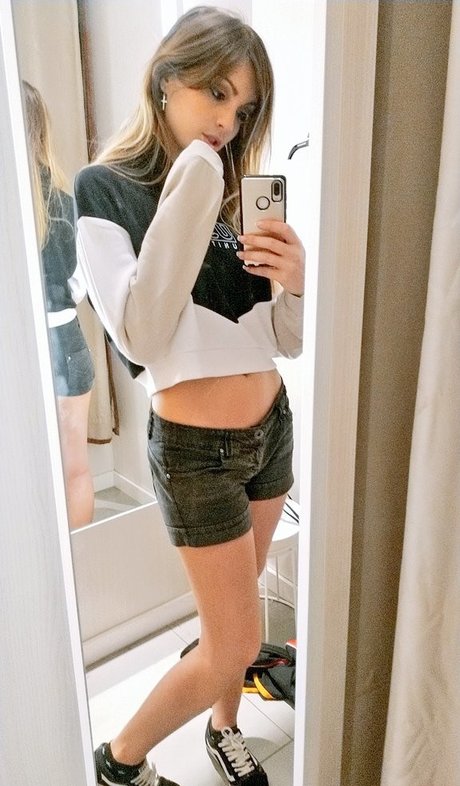 オナニー 潮吹き オンリーファンズ トップ 画像