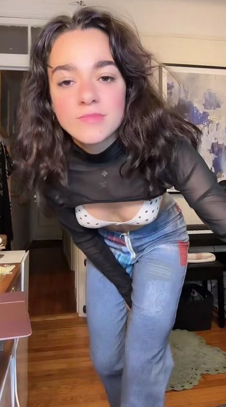 Ally Anna Maria top profile image