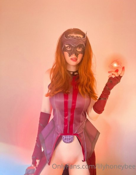 lilyhoneybee ヌードスター 画像