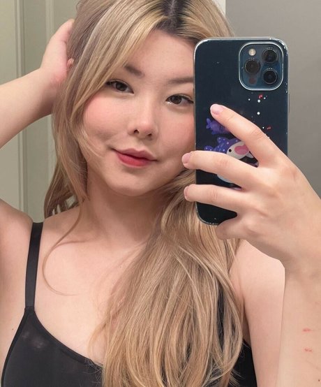 Julia Nakamura エロティックなポルノスター 写真
