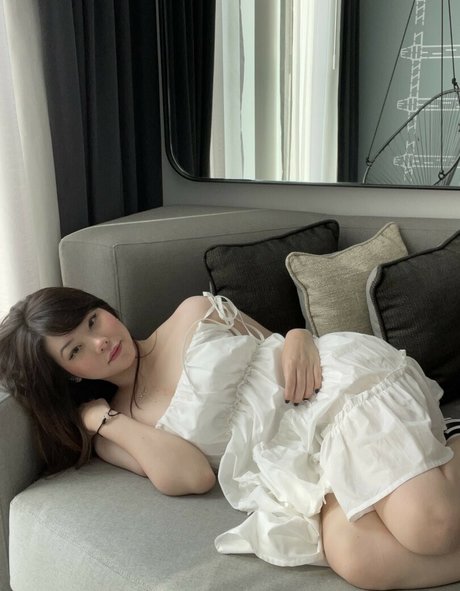 Julia Nakamura アダルトモデル 画像