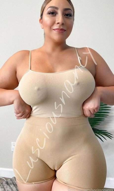 Nancy Hernandez セクシーモデル ギャラリー