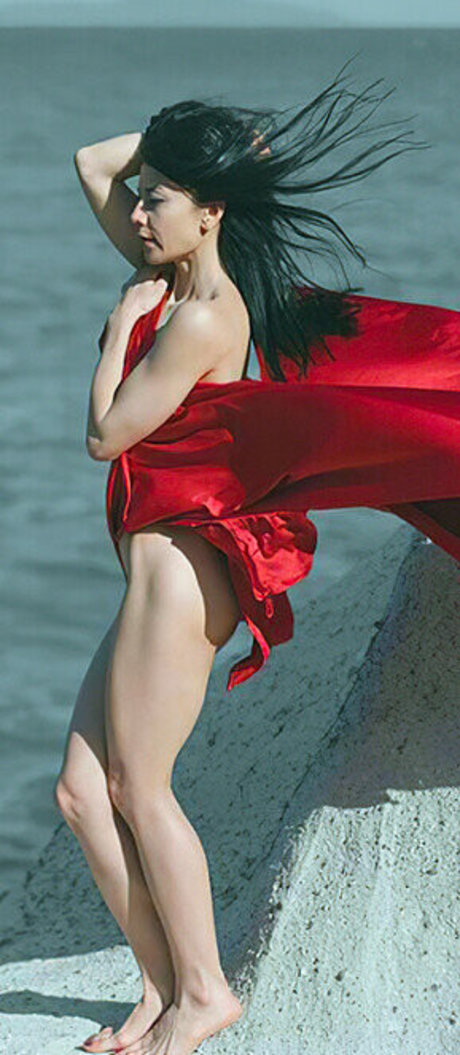ラテン系熟女オンリーファンズ セクシー 写真