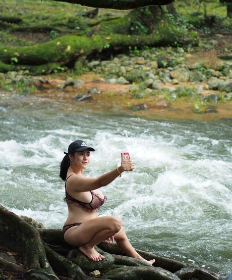 オタクなティーンのオンリーファンズ ホットポルノ 画像