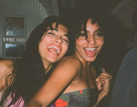 Any Gabrielly ポルノスター セクシー 写真