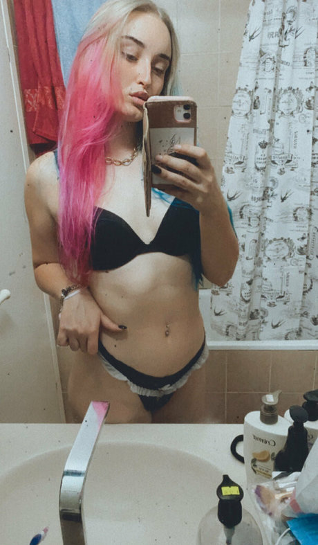 nicole edlind HDモデル 写真