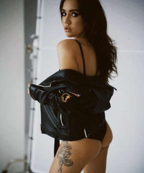 Madeleyn Kurg 裸の女優 写真