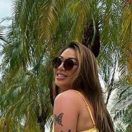 熟女中出しオンリーファンズ ホット 写真