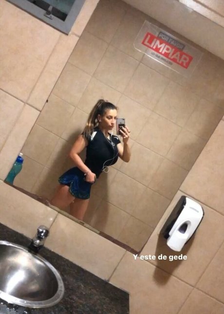 カッククイーンオンリーファンズ セクシー裸 画像