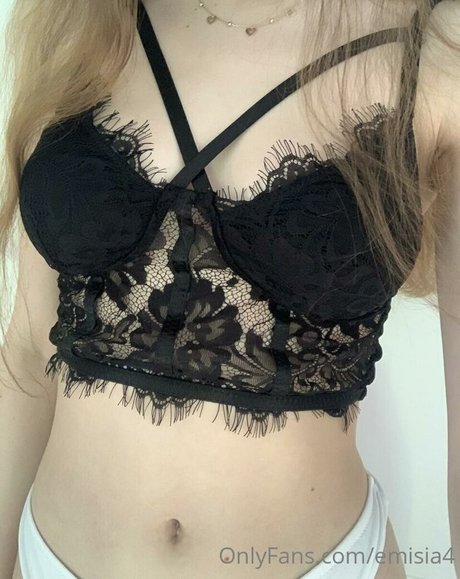Emisia4 アダルト女優 写真