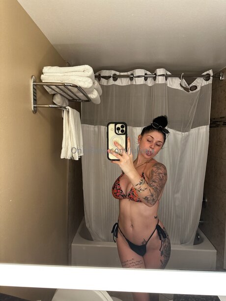 juliiajx セクシーモデル 写真