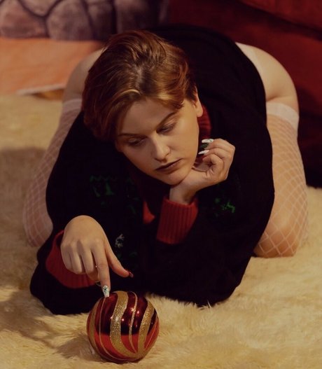 Tnbaecker エロティックなモデル 写真