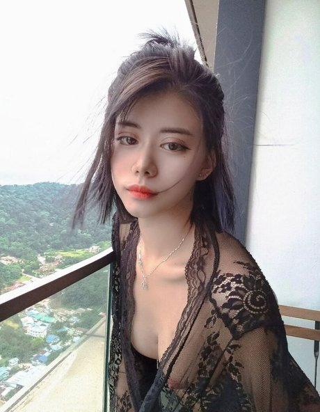 ヌード自撮りオンリーファンズ 無料xxx 写真