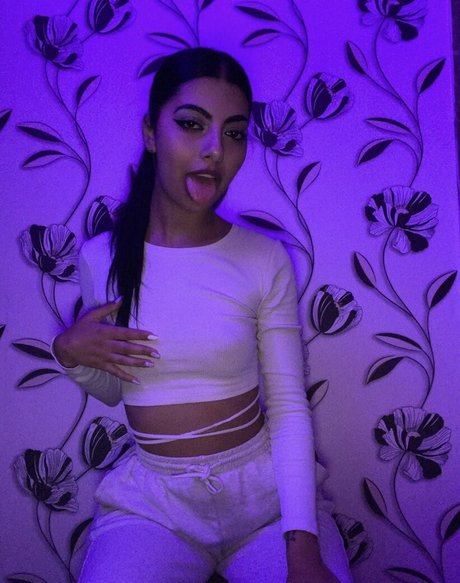 alecsandraa a エロティックモデル 写真