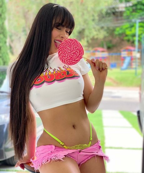 Juliana Caetano エロティックなモデル 写真