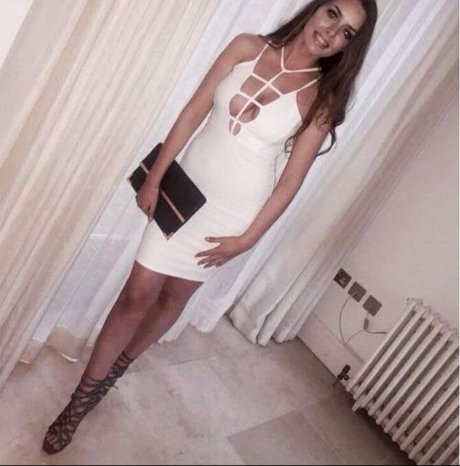 フェラチオ自撮りオンリーファンズ ヌード 写真