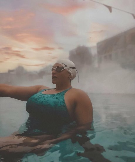 Anastasia Shark スター ヌード 写真