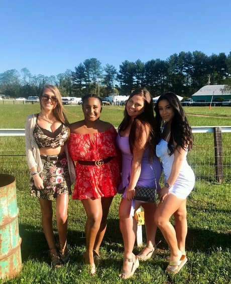 ティーンフィスティングオンリーファンズ ポルノ 画像