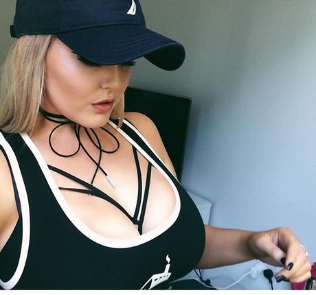 アジアンアマチュアオンリーファンズ ポルノグラフィック 画像