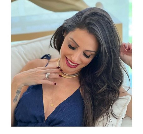 Roberta Carbonari Muzy モデル 画像