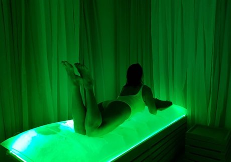 Daqnagold 裸の女優 ギャラリー