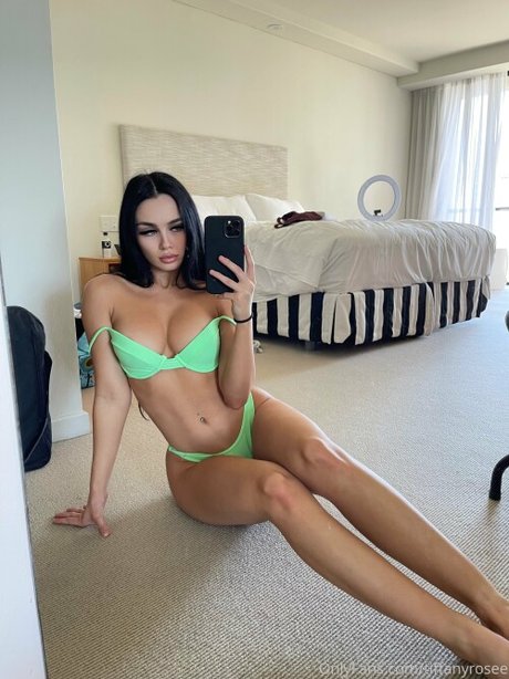Tiffany Rose ポルノスター トップ 写真
