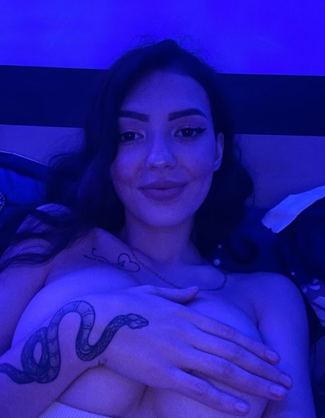 alexandragalatan 完璧なスター 写真