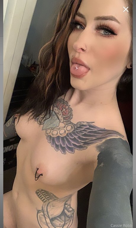 Cassie Robb BKFC セックスポルノスター 写真