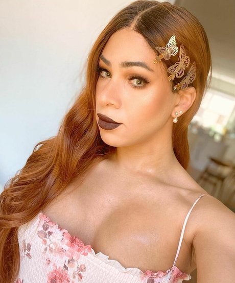 Persephiroth セクシーなポルノスター 画像