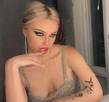 carotheangel トップモデル 写真