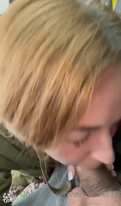 eva show off xxxスター 写真