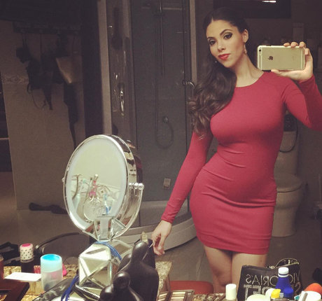 Claudia Guajardo ヌードモデル ギャラリー