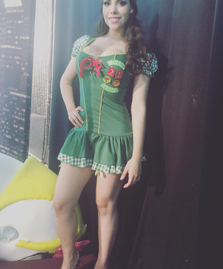 Claudia Guajardo スター ヌード ギャラリー