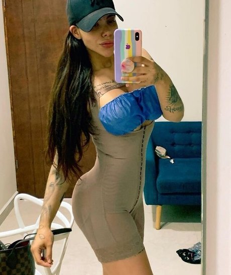 Claudia Guajardo 裸モデル 画像