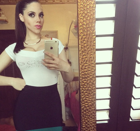 Claudia Guajardo 完璧なスター アーカイブ