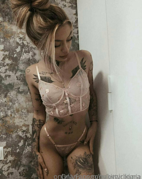 Dafni Kouneli セクシーなスター ギャラリー