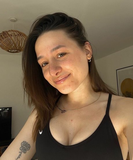 itsbinkybee セックスモデル 画像