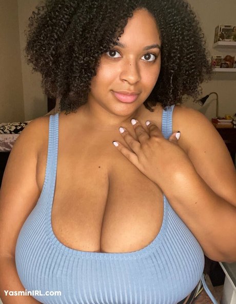おっぱい自撮りオンリーファンズ セクシーヌード 写真