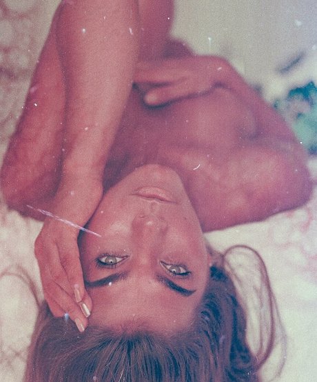Valentina Grant ホットモデル アーカイブ