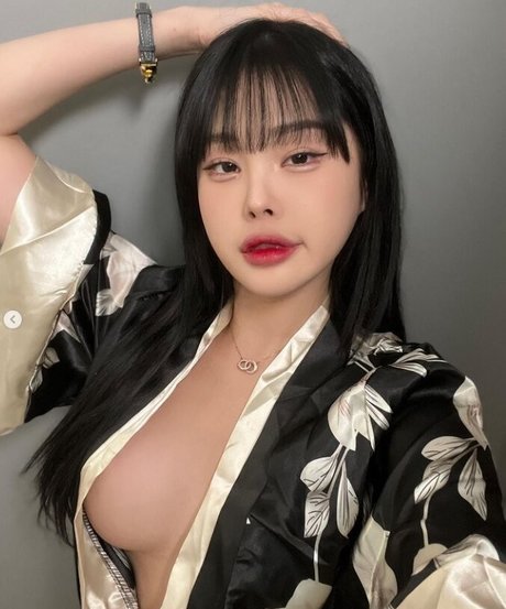 Eunhye Kim セクシーモデル 写真