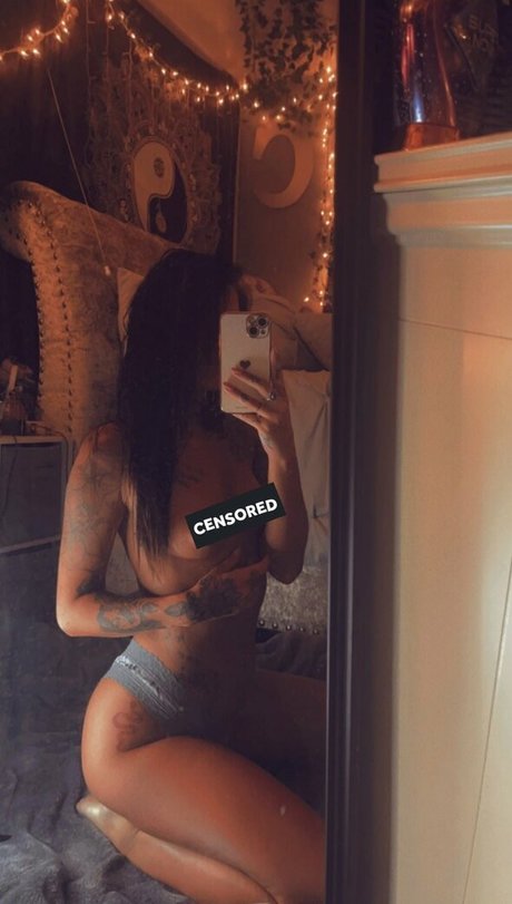Tattoolovie09 ポルノスター 写真