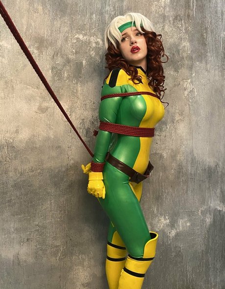 Anastasia Galuzina 高品質モデル 写真