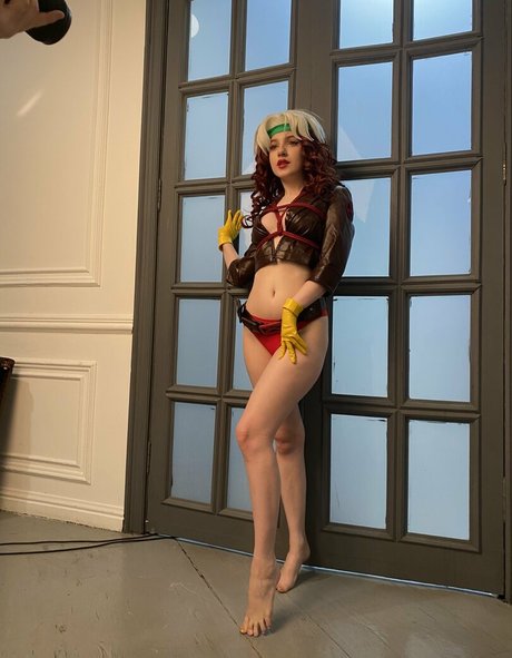 Anastasia Galuzina かわいいスター 写真