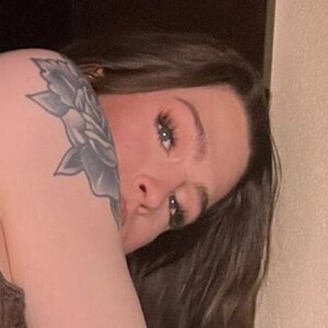 曲線美の女の子オンリーファンズ ポルノ ギャラリー