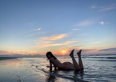 males are not cancelled 裸のポルノスター 写真