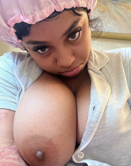 jasmynaaliyah ポルノスター ヌード 写真