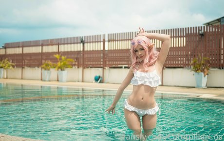 Caterpillar ポルノスター 写真