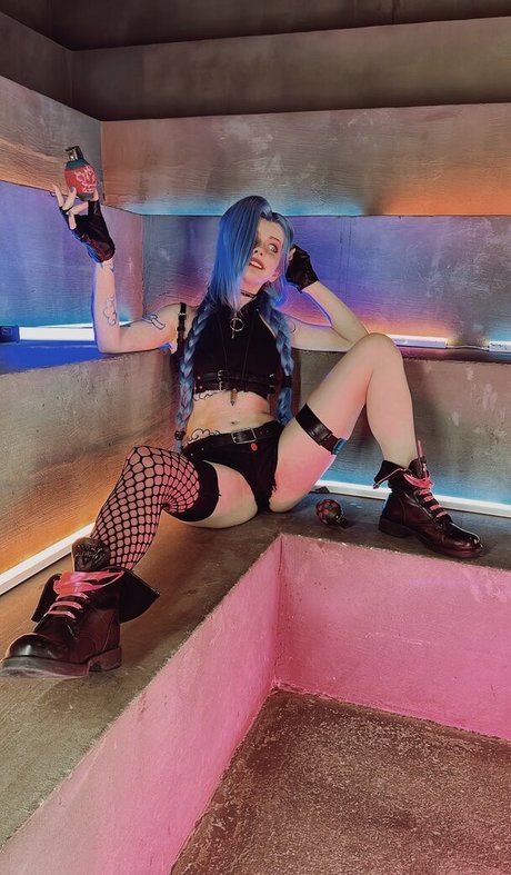 Caterpillar top profile image