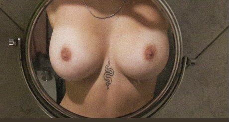 Lucia Scharwz ポルノスター ホット 写真
