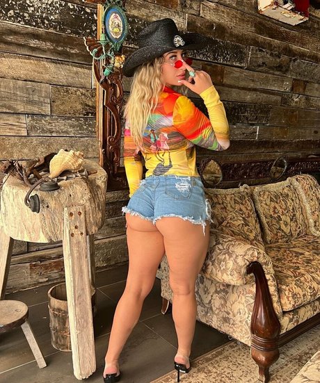 ブラジルの巨乳オンリーファンズ ホットヌード 画像